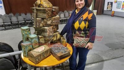 فن ريترو.. فنانة تصنع حقائب خشبية مستوحاة من الحضارة المصرية القديمة