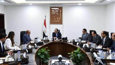 رئيس الوزراء يتابع نشاط عمل شركة الشرقية 