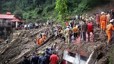 انهيارات أرضية تسفر عن عشرات القتلى بالهند