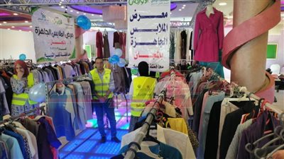 توزيع 3400 قطعة ملابس على المستحقين في 10 قرى بمركز الرياض