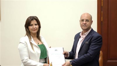 مصنع قادر للصناعات المتطورة يوقع بروتوكول تعاون مع أدلر إنترناشيونال لتسويق منتجاته بإفريقيا والخليج