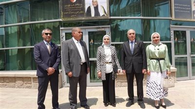 سفيرة مملكة البحرين بالقاهرة تزور مرضى مستشفى 57357