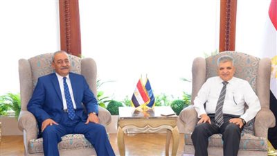 محافظ الإسماعيلية يهنئ الفريق أسامة ربيع لصدور قرار رئيس الجمهورية بتجديد الثقة