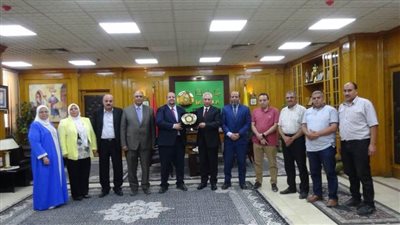 رئيس جامعة المنيا يستقبل وفد وزارة التخطيط لمتابعة مشروعات القطاع التعليمي والمستشفيات الجامعية