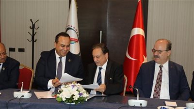 رئيس الرعاية الصحية يوقع مذكرة تفاهم مع الجانب التركي في مجال السياحة العلاجية