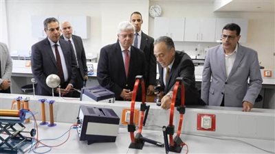 وزير التعليم العالي يشيد بدعم القيادة السياسية في إنشاء وتجهيز مدينة زويل بأحدث المعامل والأجهزة