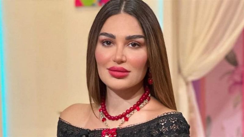 الإعلامية سارة نخلة