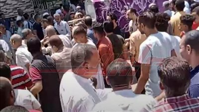 تشييع جنازة المطرب أحمد الشوكي بمسقط رأسه ببني مزار شمال المنيا.. صور