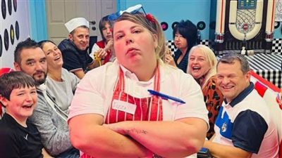 يشهد إقبالًا شديدًا.. أسوأ مطعم حول العالم يهين زبائنه ويحتقرهم!