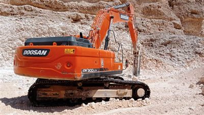 محافظ سوهاج يتابع الموقف التنفيذي لمشروع طريق ربط المنطقة الصناعية غرب طهطا بالصحراوي الغربي