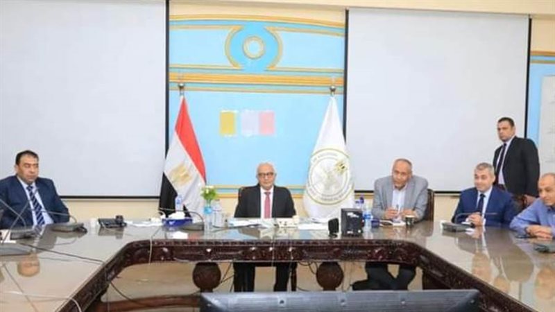 وزير التعليم يتابع