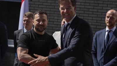 الرئيس الأوكراني يصل إلى الدنمارك بعد زيارته إلى هولندا ضمن جولة أوروبية