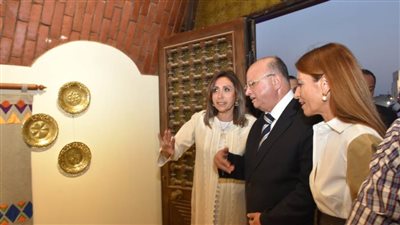 وزيرة الثقافة تفتتح 