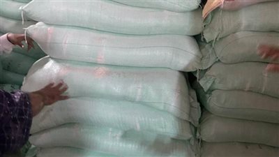 ضبط ١٧ شيكارة دقيق بلدي مدعم بأحد المخابز قبل بيعها بالسوق السوداء بحملة تموينية بالإسماعيلية 