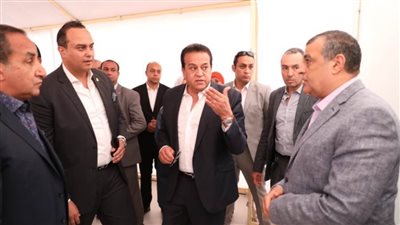 وزيرا الصحة والإنتاج الحربي يبحثان التعاون المشترك في إقامة المستشفيات الميدانية