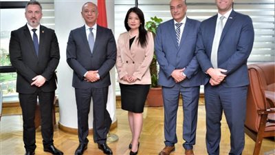 وفد إدارة الجمارك وحماية الحدود الأمريكية يشيد بالإجراءات الأمنية بالمطارات المصرية