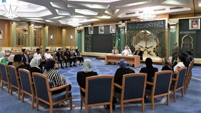 سفير المملكة لدى مصر يستقبل وفدًا طلابيًا من جامعة بني سويف