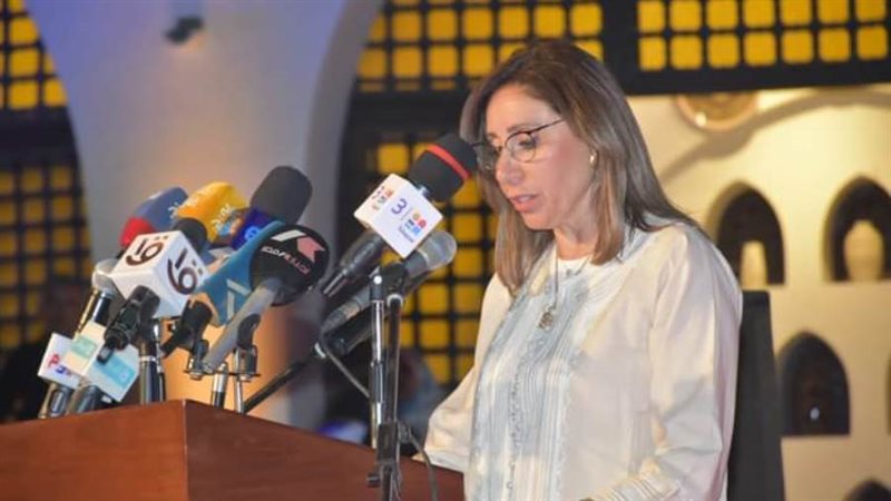 وزيرة الثقافة