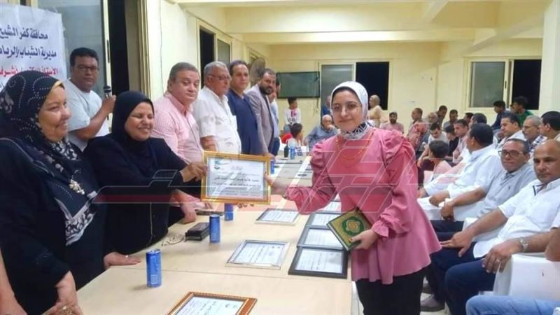 تكريم المتفوقين