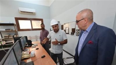 وزير الإسكان يتفقد محطة المحولات الكهربائية وأعمال تطوير ورفع كفاءة الطرق بمدينة برج العرب الجديدة
