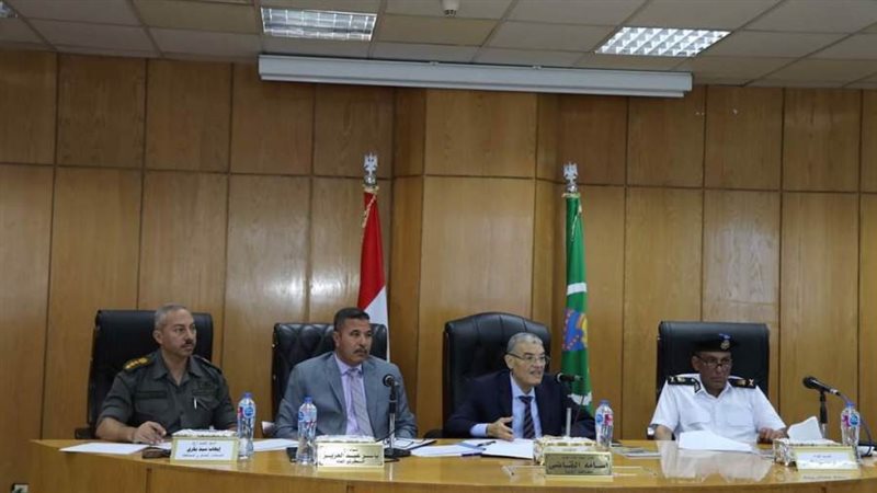 محافظ المنيا خلال