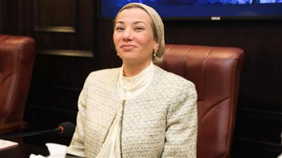وزيرة البيئة تبحث آليات الاستفادة من البضائع الموفرة للطاقة كمنحة من الحكومة الصينية لمصر