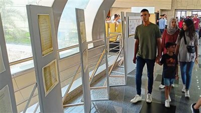 زوار متحف الحضارة يبدون إعجابهم بمقتنيات دار الكتب والوثائق القومية