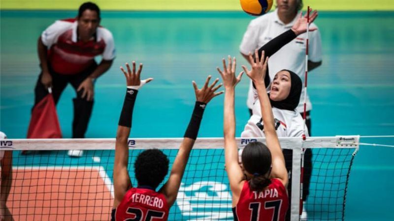 شباب الطائرة