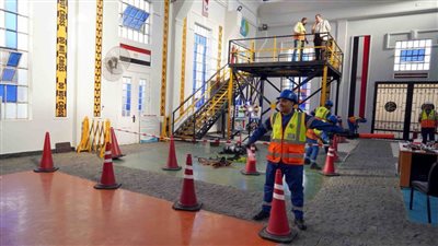 الأسبوع الثالث بمسابقة تنمية مهارات السلامة والصحة المهنية وتامين بيئة العمل بسوهاج يشهد منافسات التعامل الآمن مع نشوب حريق 