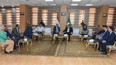 محافظ الشرقية يلتقي أعضاء المبادرة الوطنية لتطوير الصناعة المصرية 