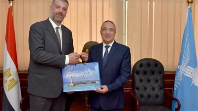محافظ الإسكندرية يستقبل قنصل عام روسيا لبحث مجالات التعاون المشترك