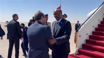 عاجل.. الرئيس السيسي يستقبل رئيس مجلس السيادة السوداني بمطار العلمين الدولي 