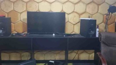 ضبط استوديو تسجيل صوتي 