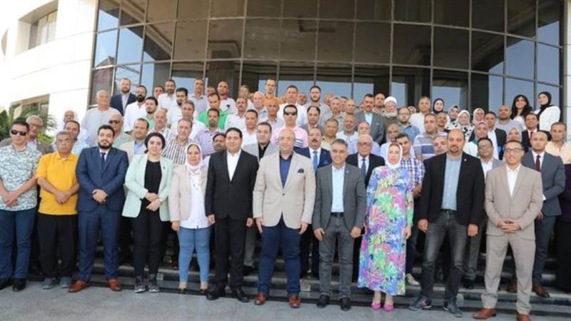 محافظ بنى سويف يلتقى