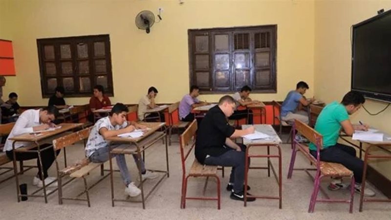 امتحانات لطلاب الثانوية