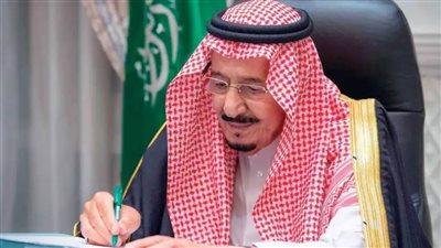 خادم الحرمين الشريفين يرأس جلسة مجلس الوزراء