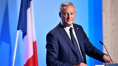 وزير مالية فرنسا يطالب تجار التجزئة والمنتجين بخفض أسعار المزيد من السلع