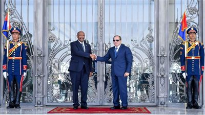 الرئيس السيسى يستقبل رئيس مجلس السيادة السودانى فى العلمين .. إليك التفاصيل