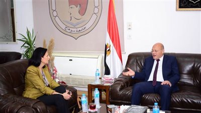 وفد هيئة فولبرايت يستعرض منح الدراسة بالولايات المتحدة بجامعة سوهاج 