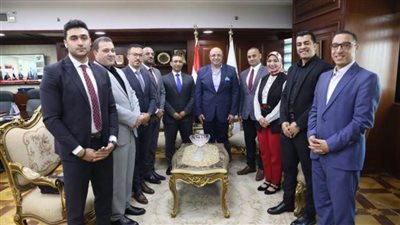 محافظ بنى سويف يناقش سبل تعظيم الاستفادة من مبادرة 