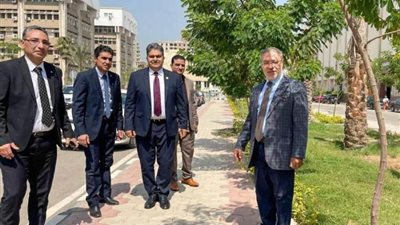 جوله تفقدية لرئيس جامعة طنطا بالمجمع الطبي للكليات ويوجه باستغلال الطاقة الجديدة والمتجددة