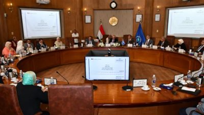 رئيس جامعة قناة السويس يرأس الاجتماع الدوري لمجلس الجامعة