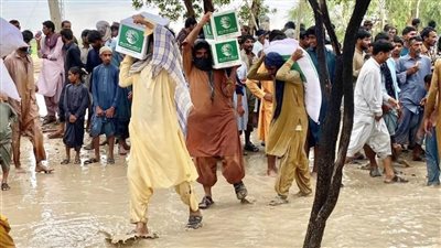 مركز الملك سلمان للإغاثة يوزع مساعدات إغاثية لمتضرري الفيضانات في أقاليم باكستان