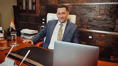 خبير اقتصادي يكشف أسباب ومخاطر خفض وكالتي ستاندرد آند بورز وموديز للتصنيف الائتماني للبنوك الأمريكية