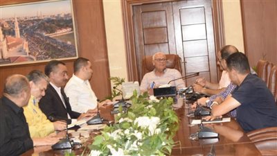 محافظ بورسعيد يناقش استعدادات استقبال موسم حصاد محصول الأرز