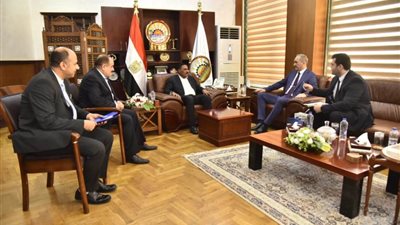 سفير دولة بيلاروسيا بالقاهرة يؤكد استعداد بلاده للتعاون التجاري والصناعي مع محافظة مطروح