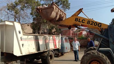 حملات نظافة وإزالة الإشغالات ورفع 2245 طن مخلفات بكفر الشيخ