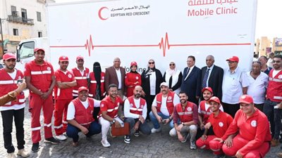 وزيرة التضامن تتفقد نقطة الخدمات الإنسانية للهلال الأحمر المصري أمام محطة السكك الحديدية بأسوان