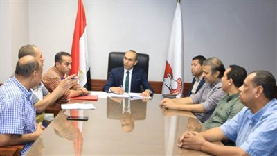 نائب محافظ سوهاج يعقد الاجتماع الدوري مع اللجنة الفنية لمتابعة المراكز التكنولوجية 