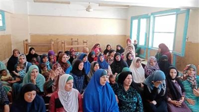 قومي المرأة بالمنيا ينظم ندوات تثقيفية وتعريفية فى 6 قرى بأبوقرقاص
